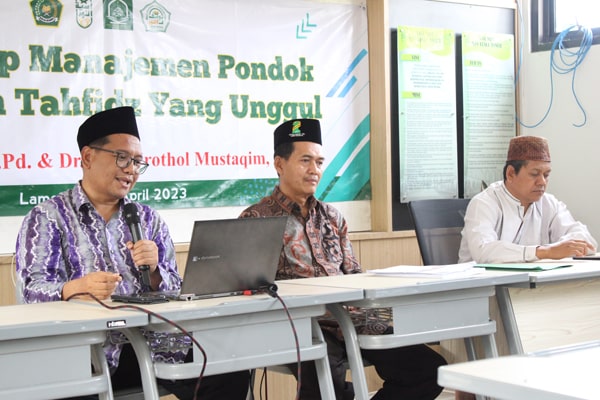 Manajemen Pondok Pesantren Tahfidz Unggul
