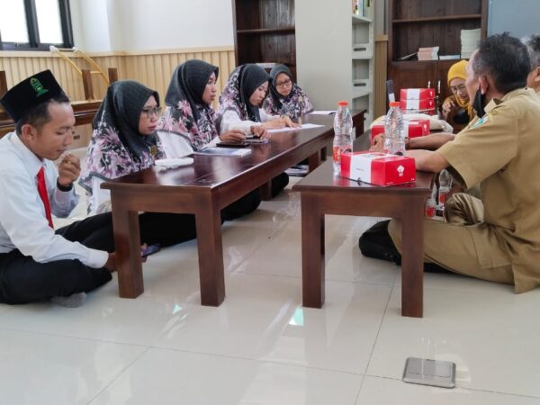 Kunjungan Dinas Kearsipan dan Perpustakaan Daerah Kab. Lamongan Ke Perpustakaan Nurul Ilmi Annur