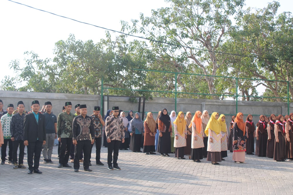 Pelantikan Organtri Ponpes Annuur dan Osis MTs Yusuf Annur Lamongan
