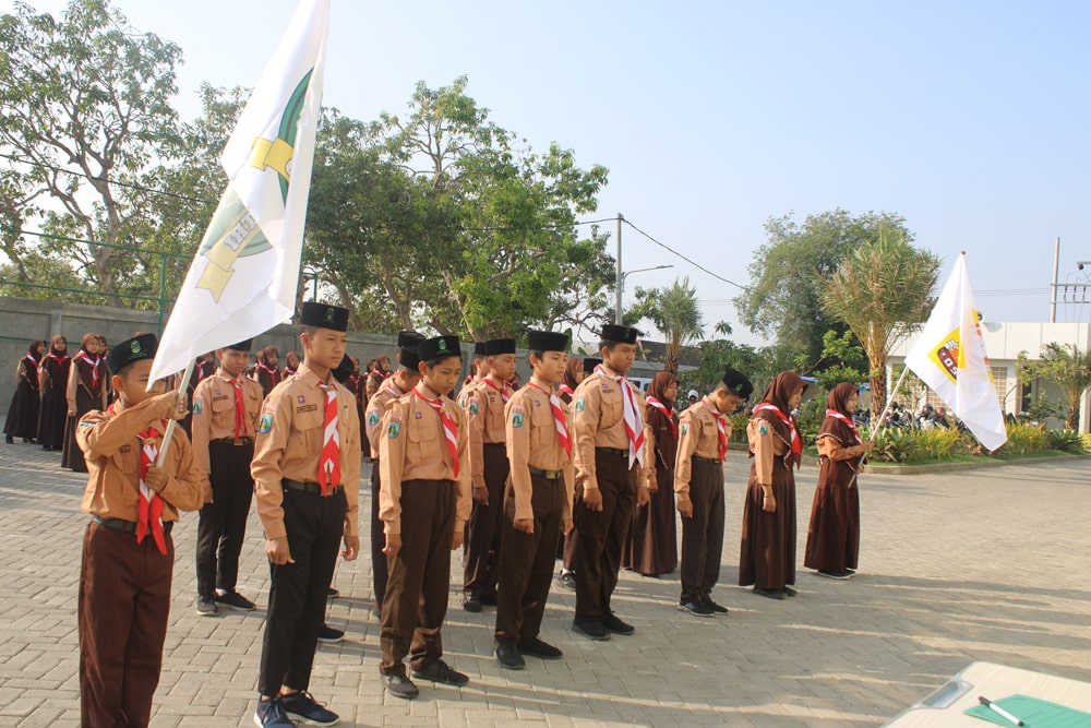 Pelantikan Organtri Ponpes Annuur dan Osis MTs Yusuf Annur Lamongan