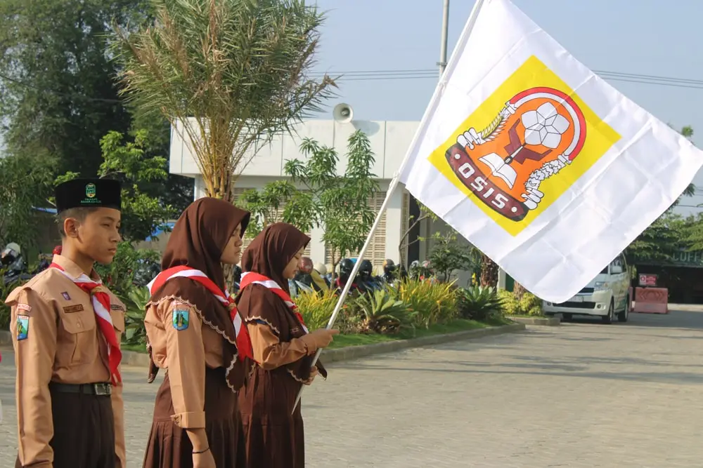 Pelantikan Organtri Ponpes Annuur dan Osis MTs Yusuf Annur Lamongan