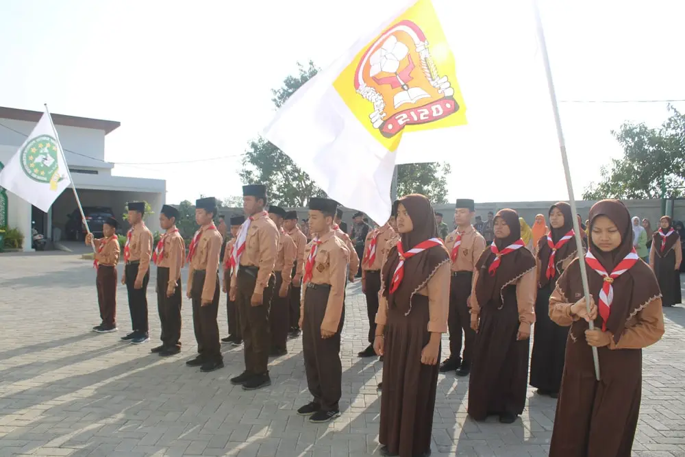 Pelantikan Organtri Ponpes Annuur dan Osis MTs Yusuf Annur Lamongan