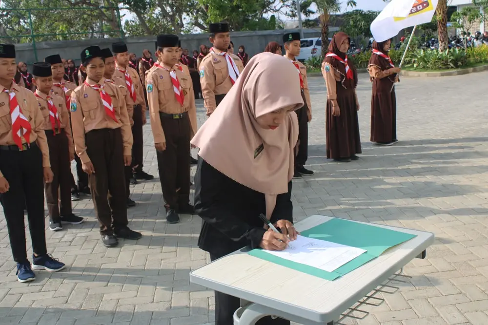 Pelantikan Organtri Ponpes Annuur dan Osis MTs Yusuf Annur Lamongan