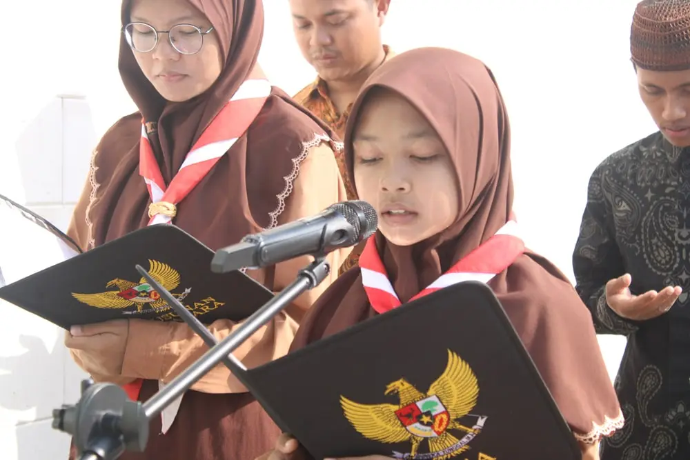 Pelantikan Organtri Ponpes Annuur dan Osis MTs Yusuf Annur Lamongan