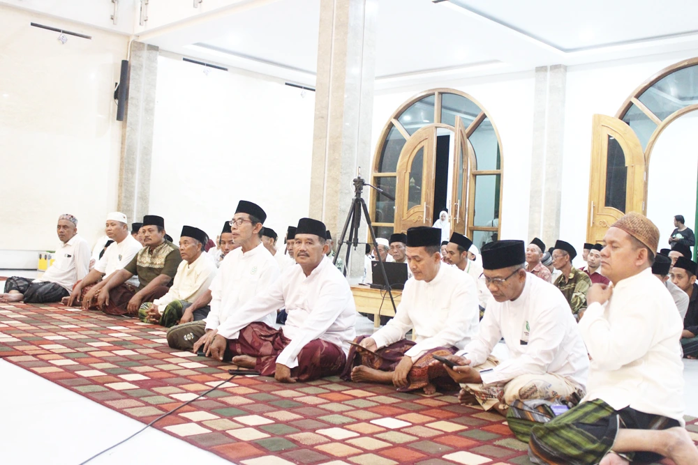 Pengajian Akbar dan Penyerahan Hadiah Juara Fesqi Yayasan Asiyah Annur Lamongan