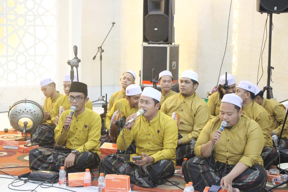 Pengajian Akbar dan Penyerahan Hadiah Juara Fesqi Yayasan Asiyah Annur Lamongan