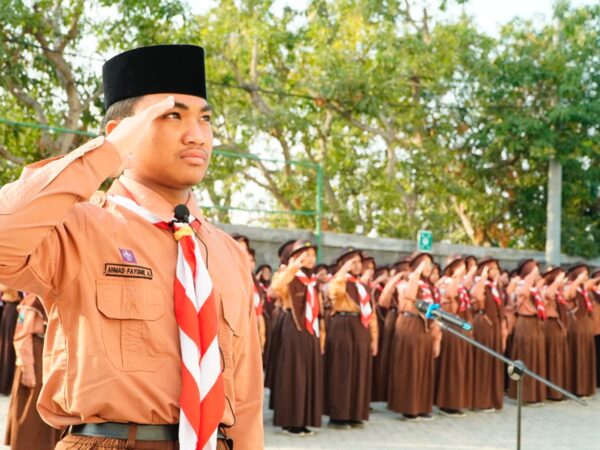 Semangat Hari Pramuka ke-65, MTs Yusuf Annur Gelar Upacara Peringatan Hari Pramuka